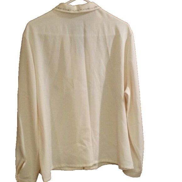 Koret Womans Blouse size 16 button up white with roses - Picture 5 of 5